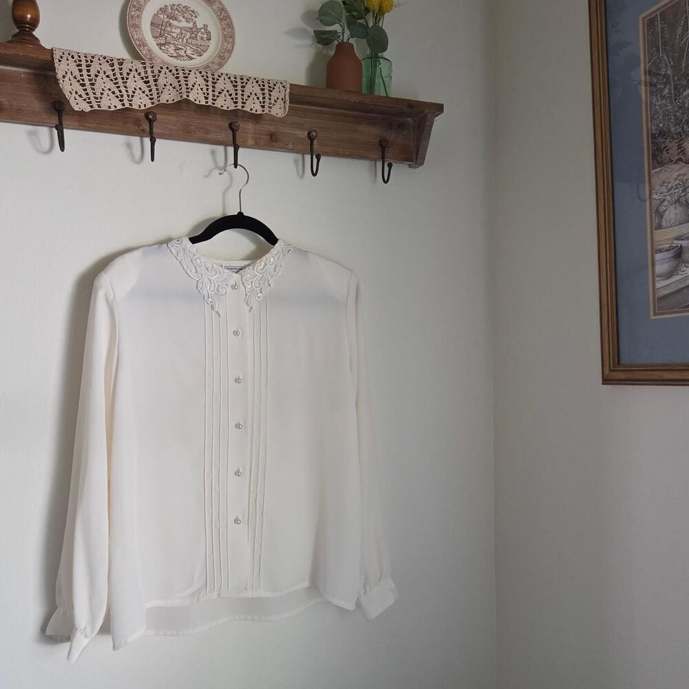 VTG Impressions of California Cream Lace Collar Pearlcore Blouse Coquette size 1